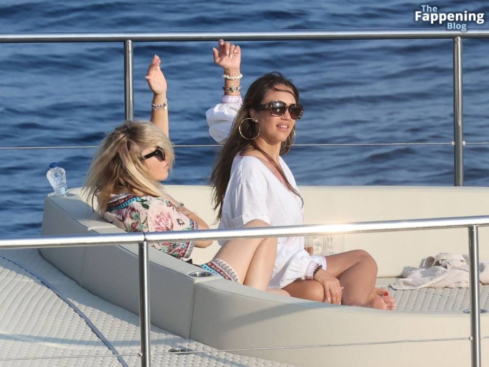 Jessica Alba Enjoys Her Family Vacation in Mykonos (68 Photos) - #26