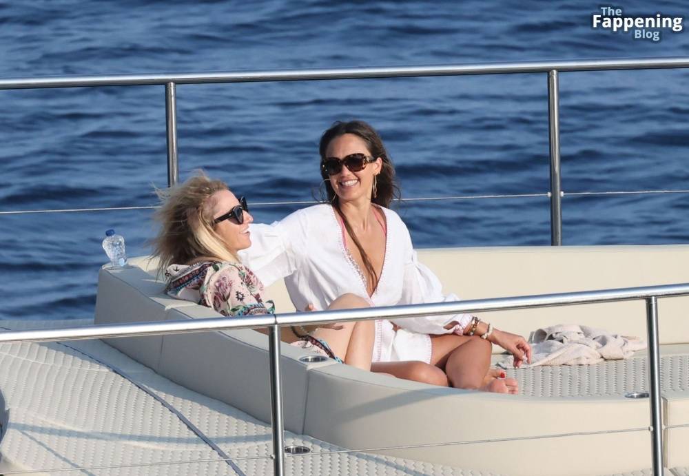 Jessica Alba Enjoys Her Family Vacation in Mykonos (68 Photos) - #25