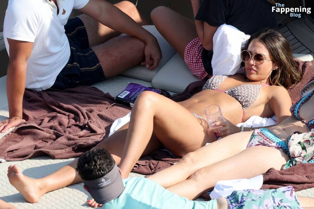 Jessica Alba Enjoys Her Family Vacation in Mykonos (68 Photos) - #21