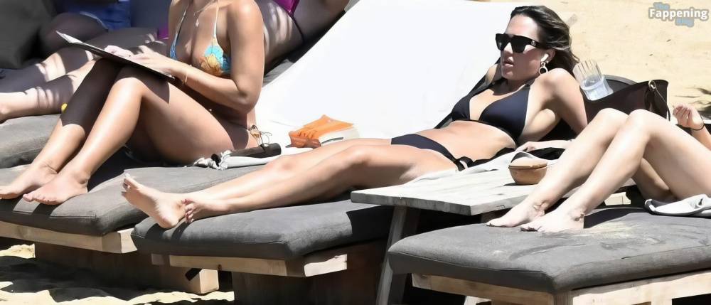 Jessica Alba Looks Sexy in a Black Bikini (15 Photos) - #10