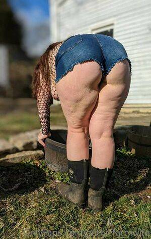 Gothicc Farm Wife / gothiccfarmwife / https: / thisfarmwife Nude Leaks - #3