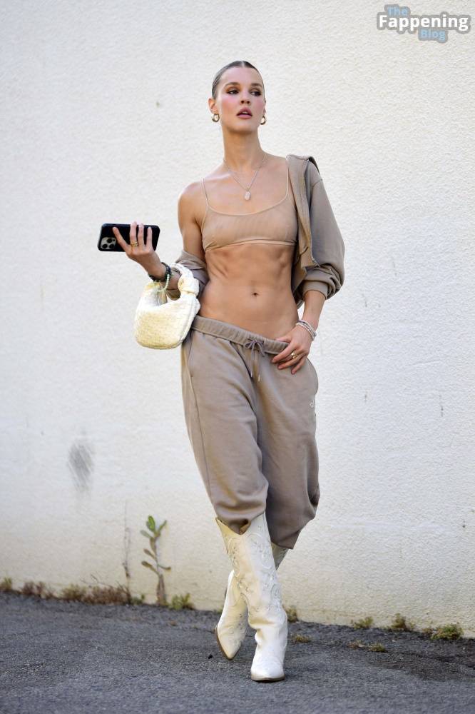 Joy Corrigan Shows Off Her Incredible Abs After a Workout in Beverly Hills (18 Photos) - #1