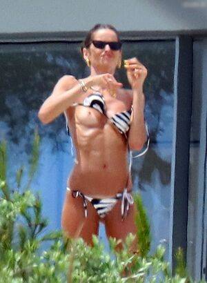 Izabel Goulart / iza_goulart / izabelgoulart Nude Leaks - #10