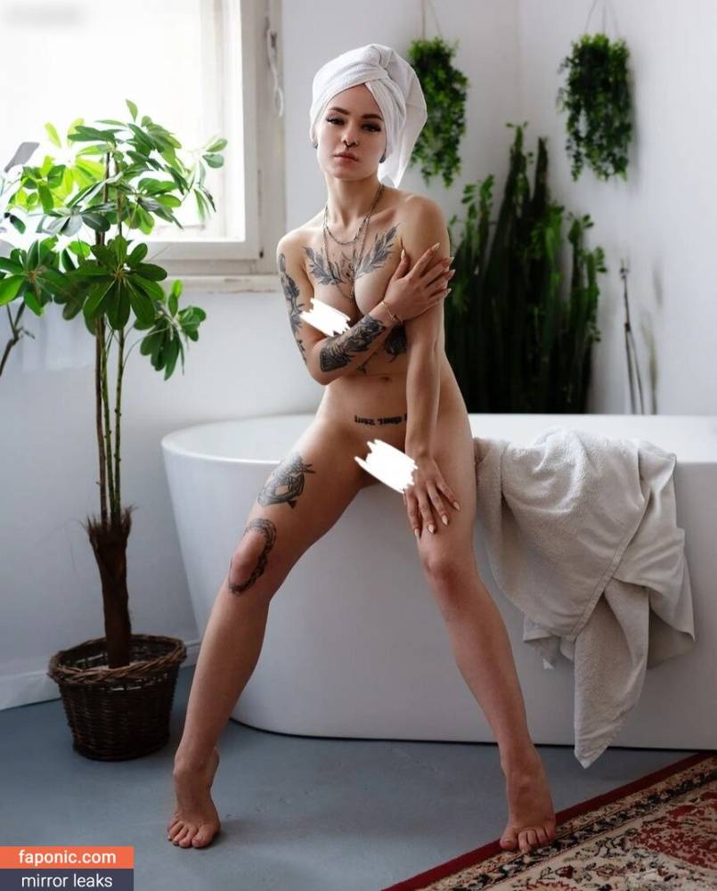 LauraLucifer11 aka QueenofUntenrum aka spawnofdisgust Nude Leaks - #9