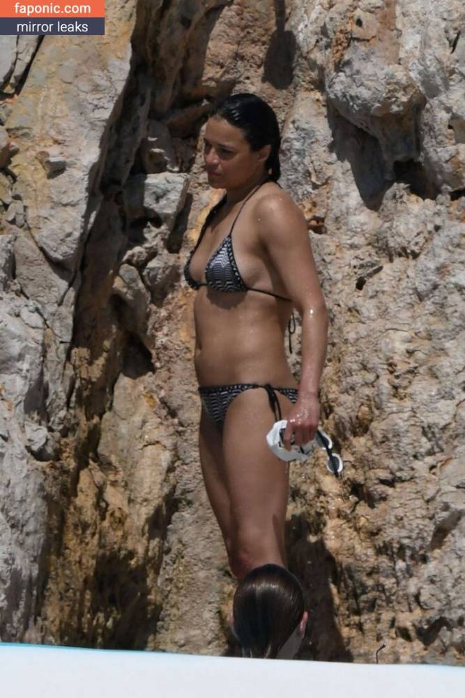 MRodOfficial aka Michelle Rodríguez Nude Leaks - #9