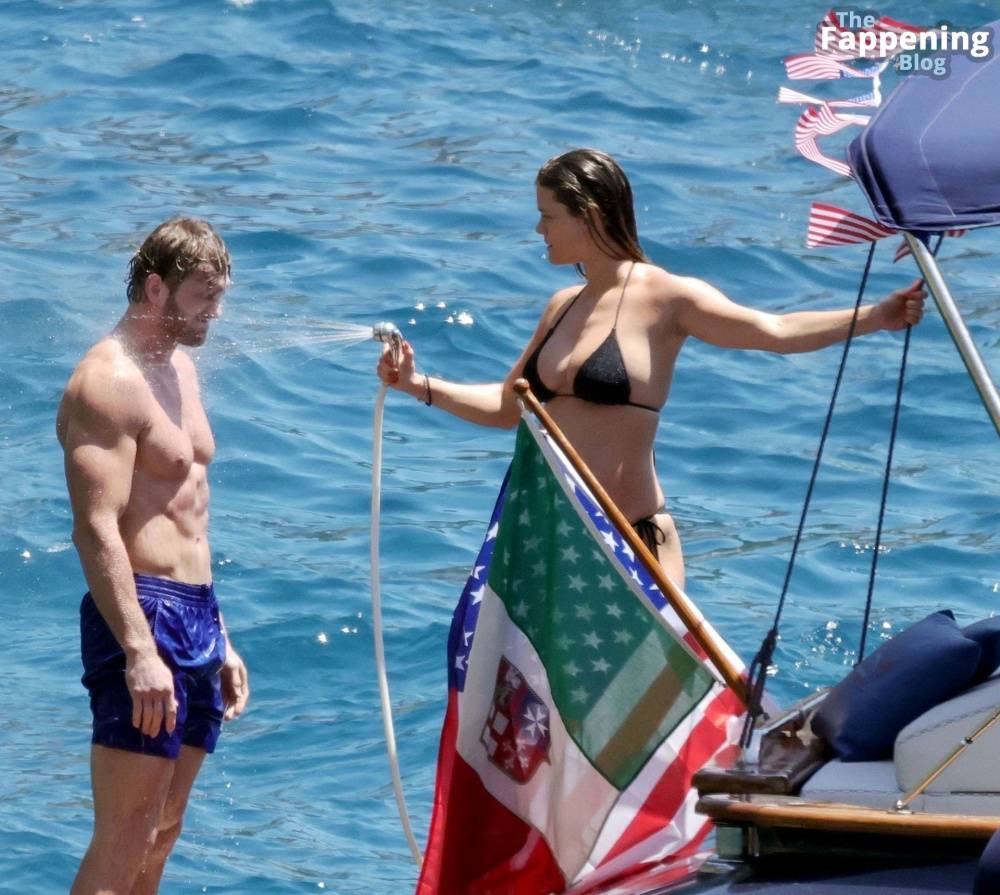 Nina Agdal & Logan Paul Celebrate July the 4th Independence Day in Capri (45 Photos) - #23