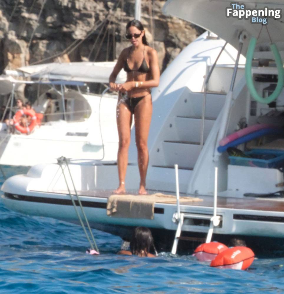 Eiza González Shows Off Her Sexy Bikini Body on a Luxurious Yacht in Ibiza (24 Photos) - #12