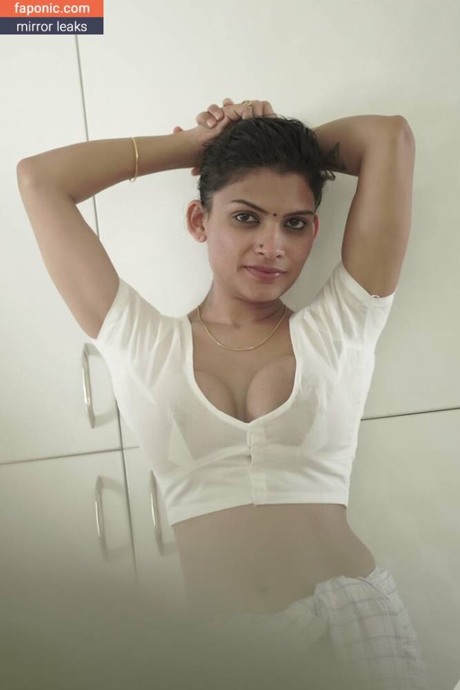 Resmi R Nair aka resmi_r_nair_office aka resminair Nude Leaks OnlyFans - #5