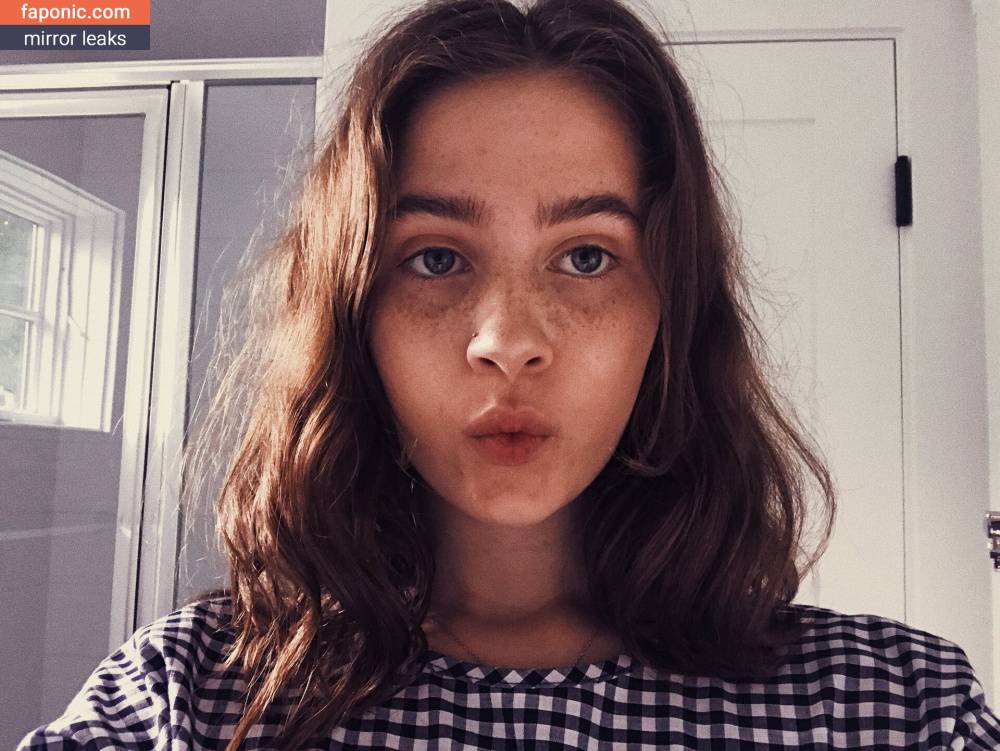 Claire Cottrill aka Clairo Nude Leaks - #17