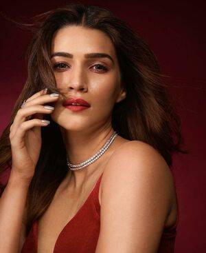 Kriti Sanon / kritisanon Nude Leaks - Fapello - #20