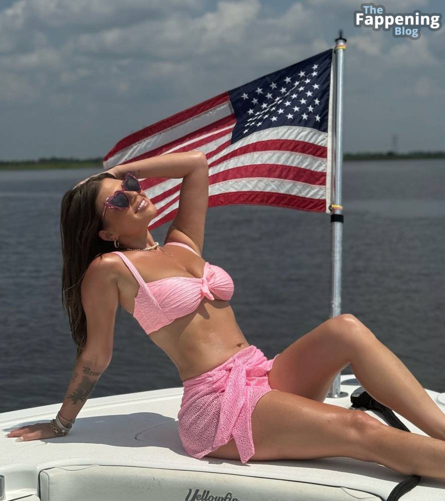 Chanel West Coast Looks Sexy in a Pink Bikini on a Yacht (8 Photos) - #1