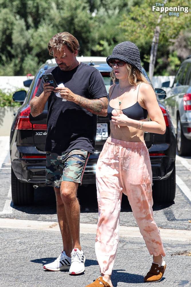 Julia Stambler Steps Out For Smoothies with Sean Stewart in LA (39 Photos) - #27