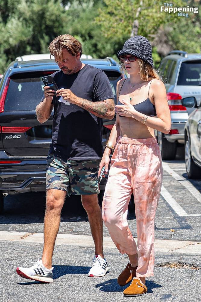 Julia Stambler Steps Out For Smoothies with Sean Stewart in LA (39 Photos) - #6