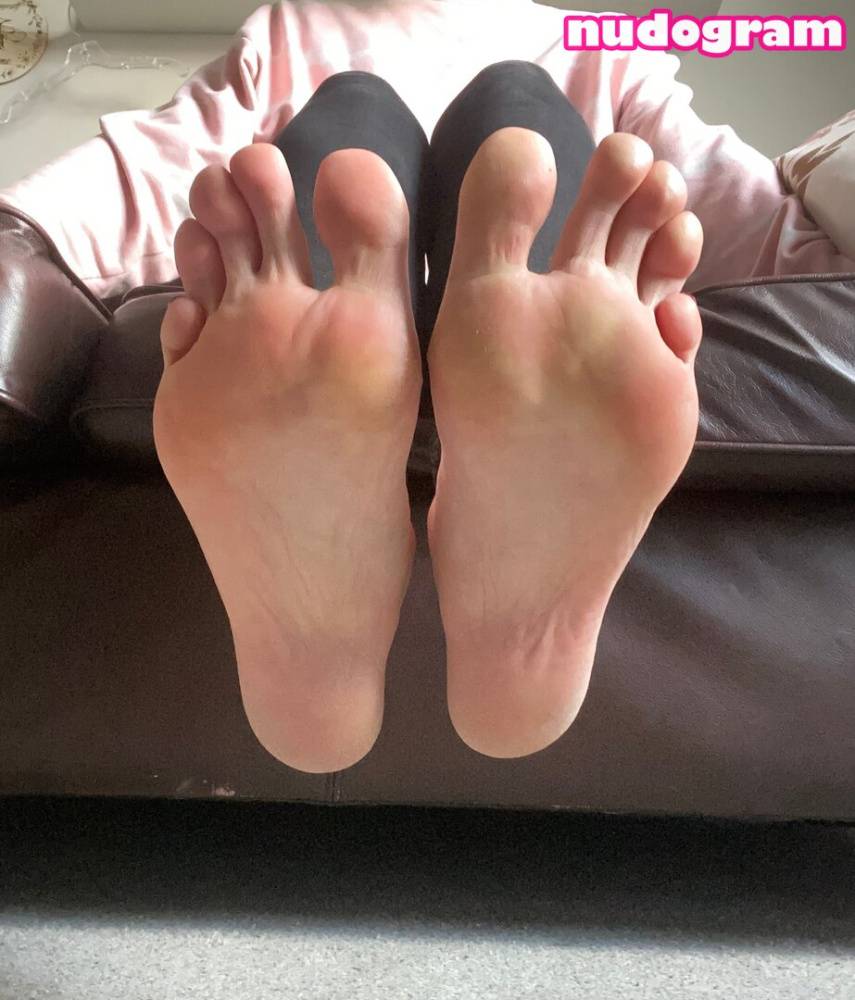 Callyfeet33 / callyfeet33 Nude Leaks OnlyFans - TheFap - #4