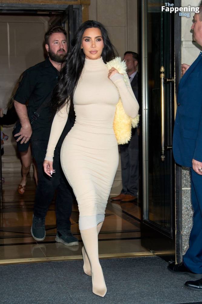 Kim Kardashian Displays Her Sexy Figure in New York City (14 Photos) - #11