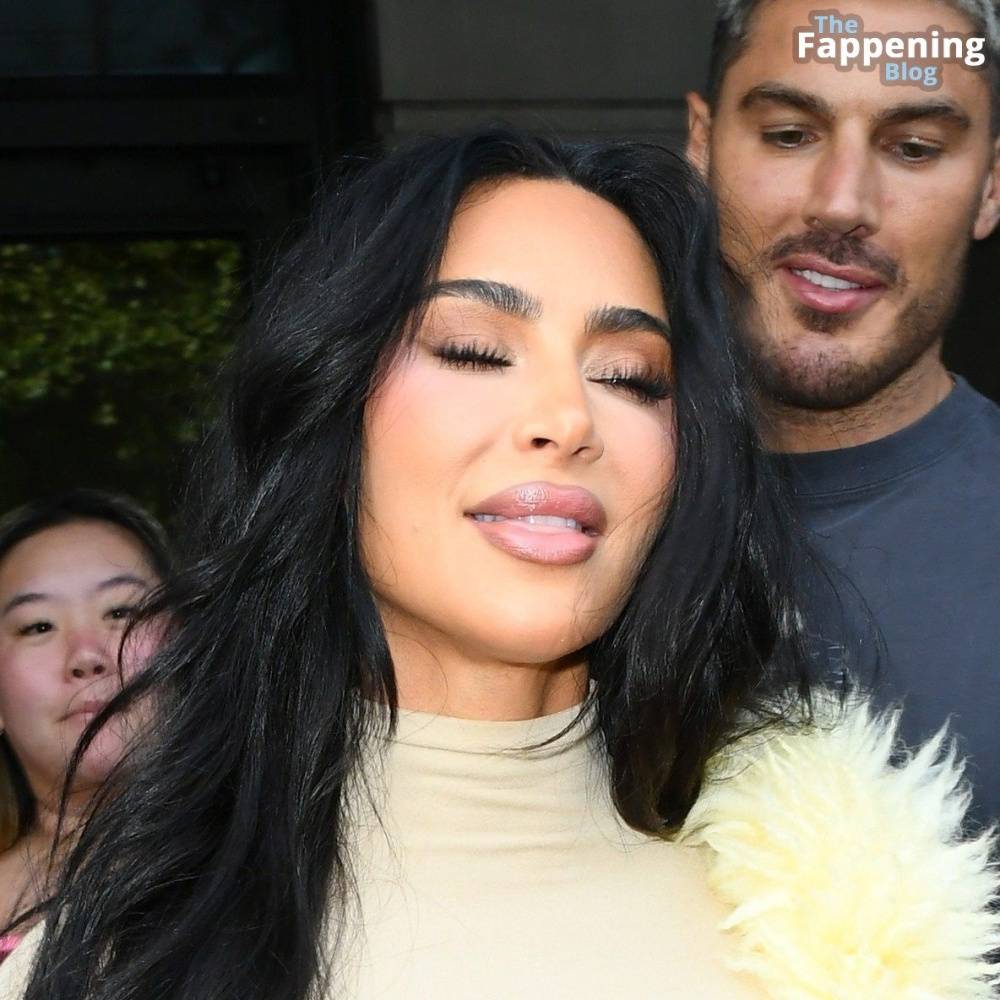 Kim Kardashian Displays Her Sexy Figure in New York City (14 Photos) - #7