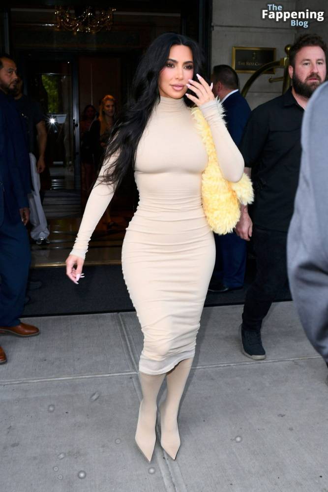 Kim Kardashian Displays Her Sexy Figure in New York City (14 Photos) - #3