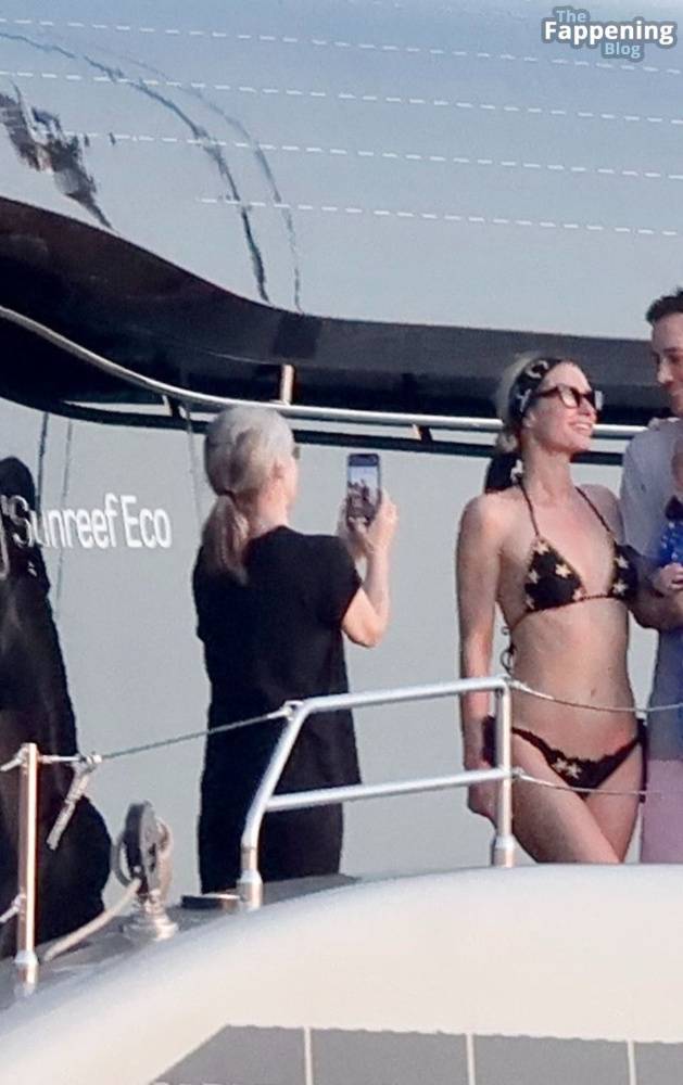 Paris Hilton Enjoys a Summer Break on a Luxury Yacht in Saint Tropez (53 Photos) - #5