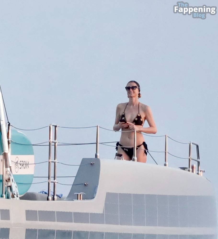 Paris Hilton Enjoys a Summer Break on a Luxury Yacht in Saint Tropez (53 Photos) - #28