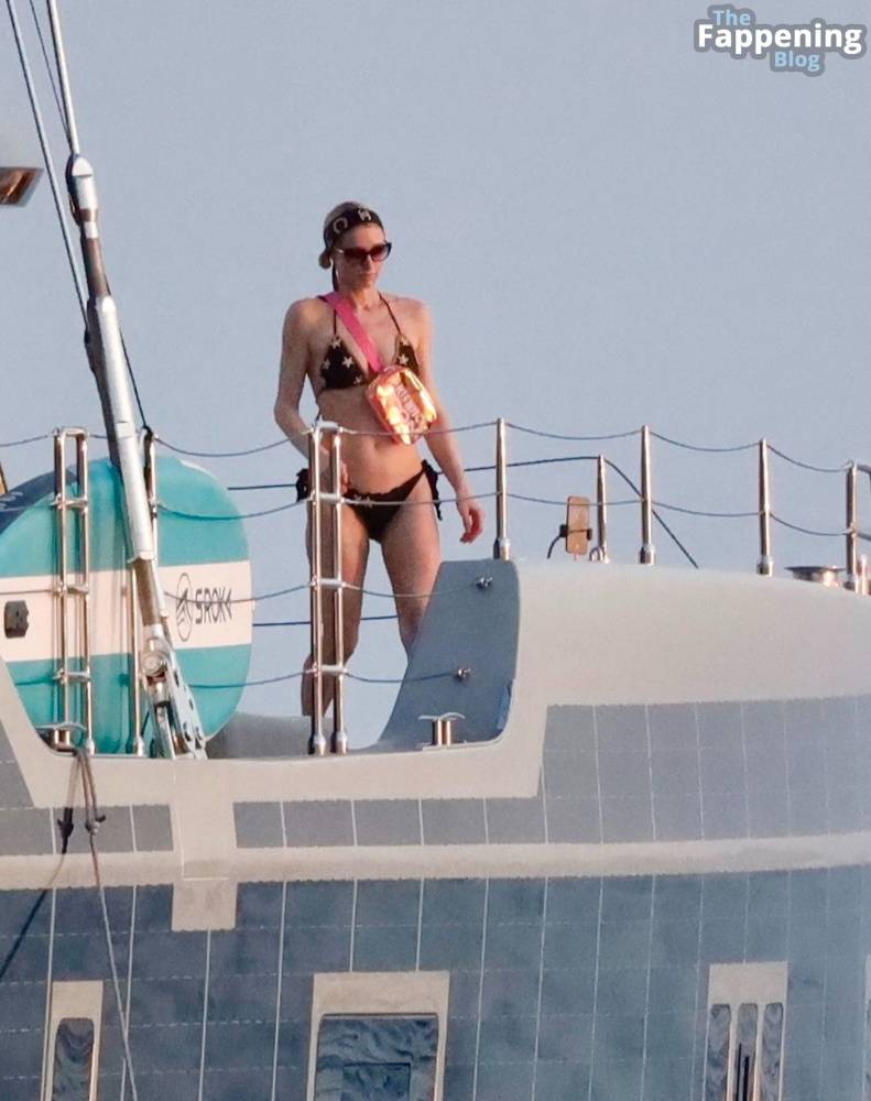 Paris Hilton Enjoys a Summer Break on a Luxury Yacht in Saint Tropez (53 Photos) - #11