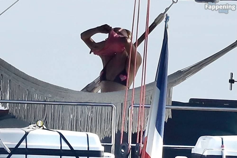 Paris Hilton Enjoys a Summer Break on a Luxury Yacht in Saint Tropez (53 Photos) - #13