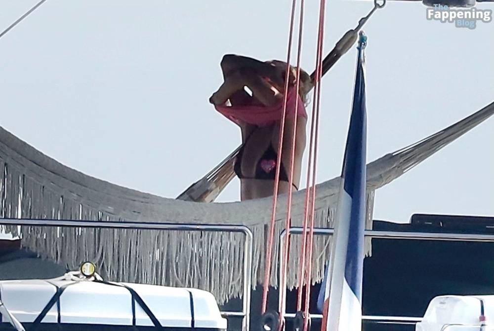 Paris Hilton Enjoys a Summer Break on a Luxury Yacht in Saint Tropez (53 Photos) - #15