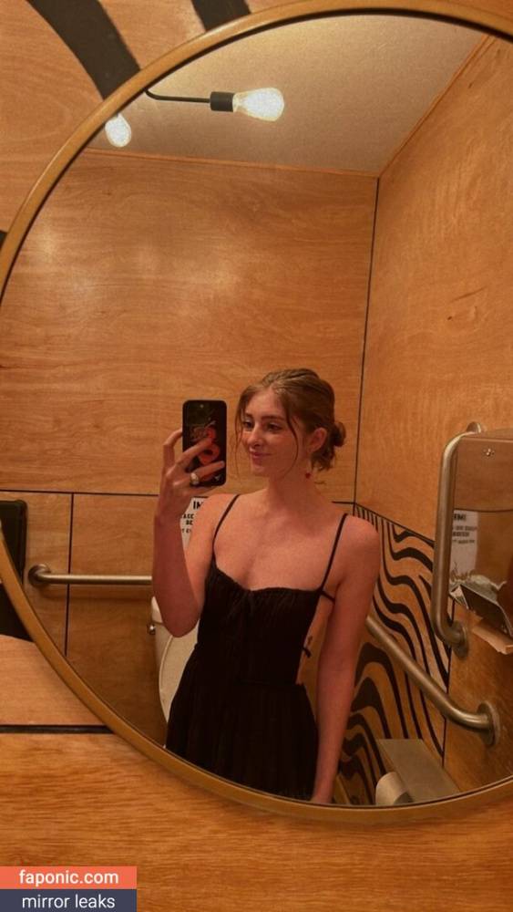 Willow Shields aka willowshields Nude Leaks - #1