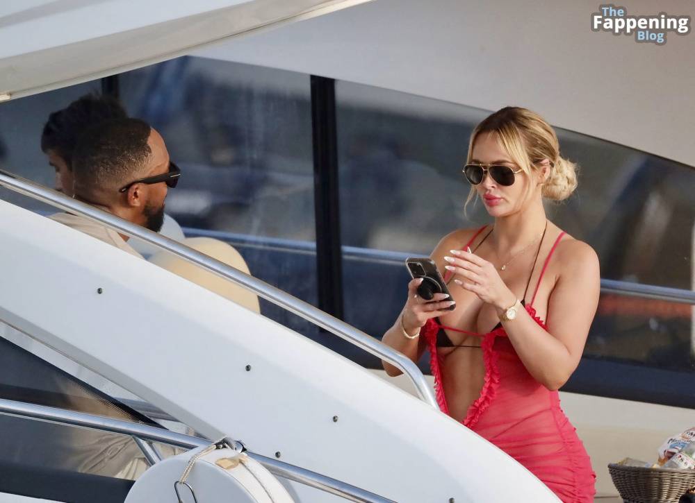 Ashley Stevenson & Marcus Jordan Enjoy a Day at Sea in Saint Tropez (12 Photos) - #10