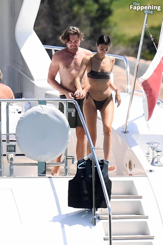 Vittoria Ceretti & Leonardo Di Caprio Soak Up the Sun in Sardinia (133 Photos) - #23