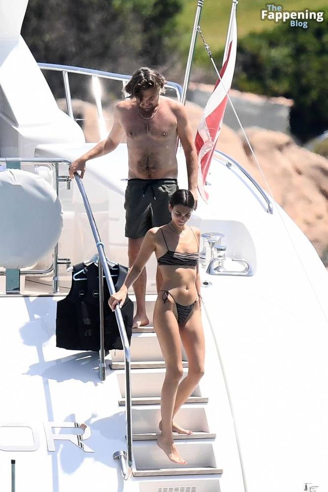 Vittoria Ceretti & Leonardo Di Caprio Soak Up the Sun in Sardinia (133 Photos) - #28