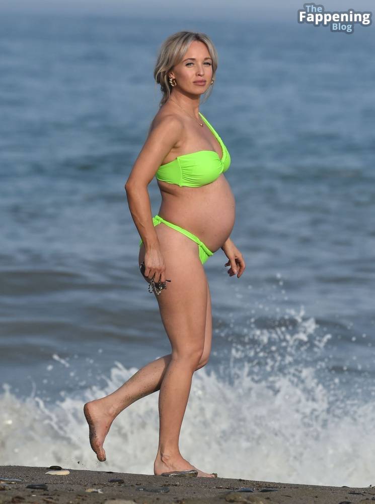 Jorgie Porter Shows Off Her Baby Bump Out on the Beach During Her Holiday in Spain (36 Photos) - #19