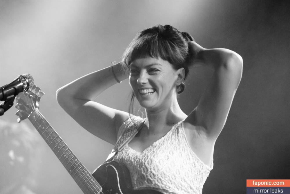 Angel Olsen aka angelolsen aka angelolsenmusic Nude Leaks OnlyFans - #12