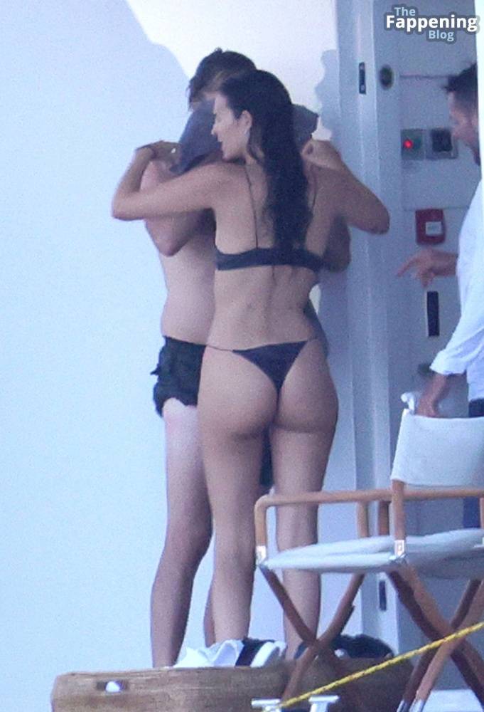 Vittoria Ceretti Displays Her Sexy Butt on a Yacht in Sardinia (49 Photos) - #13