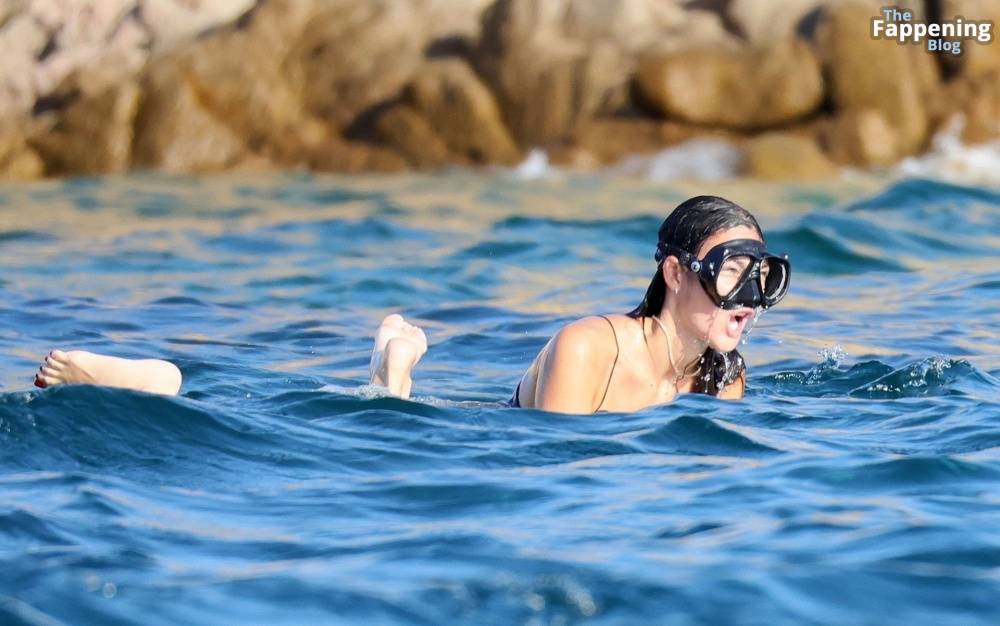 Vittoria Ceretti Displays Her Sexy Butt on a Yacht in Sardinia (49 Photos) - #23