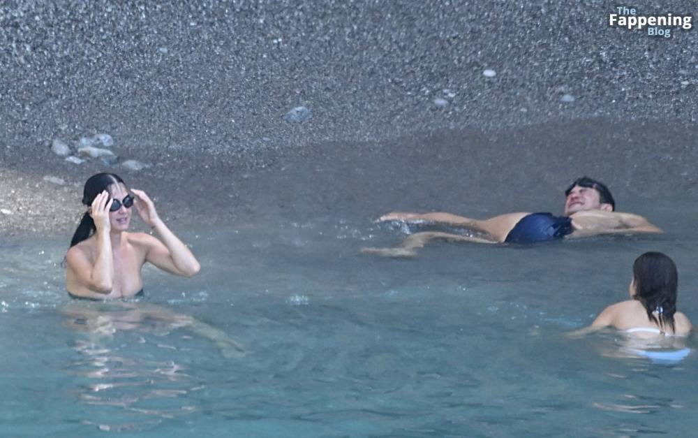 Katy Perry & Orlando Bloom Enjoy a Swim During Their European Italian Getaway (84 Photos) - #12