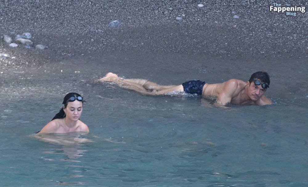 Katy Perry & Orlando Bloom Enjoy a Swim During Their European Italian Getaway (84 Photos) - #17