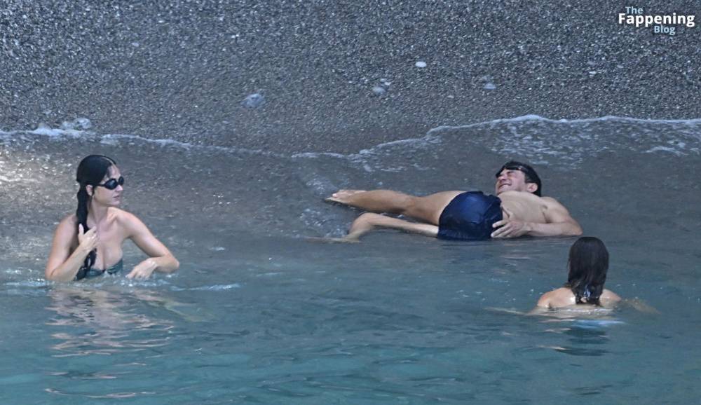 Katy Perry & Orlando Bloom Enjoy a Swim During Their European Italian Getaway (84 Photos) - #11