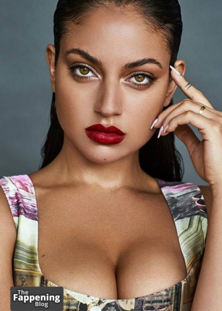 Inanna Sarkis Nude & Sexy Collection (66 Photos) - #13