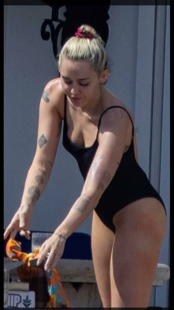 Miley Cyrus (mileycyrus) Nude OnlyFans Leaks (14 Photos) - #main