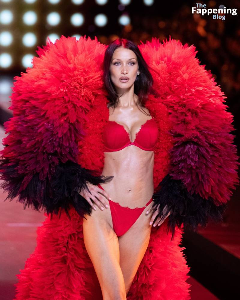 Bella Hadid Looks Stunning in Red at the 2024 Victoria’s Secret Show (63 Photos) - #main