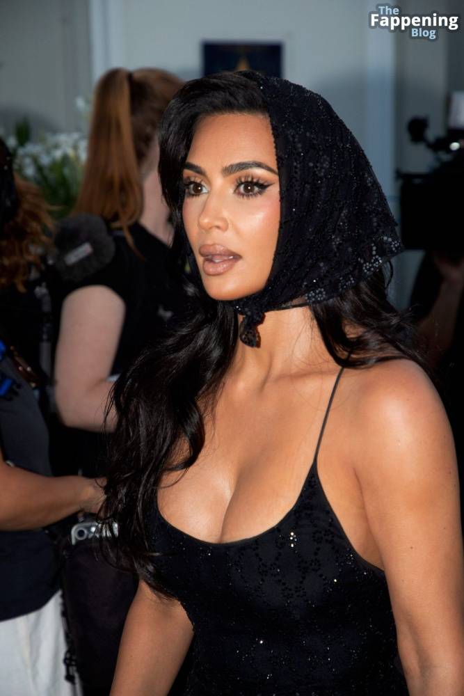 Kim Kardashian Shows Off Her Assets at Andrea Bocelli’s Concert (14 Photos) - #main