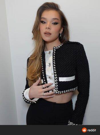 Hailee Steinfeld / haileesteinfeld Leaked Nude OnlyFans - #main