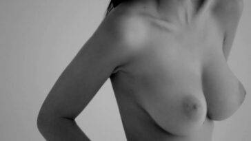 Emily Ratajkowski Treats Nude BTS photo Leaked - Usa on www.modeladdicts.com