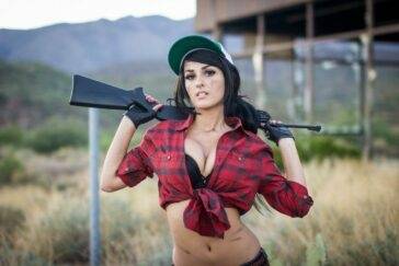 SSSniperWolf Sexy Cosplay Pictures on www.modeladdicts.com