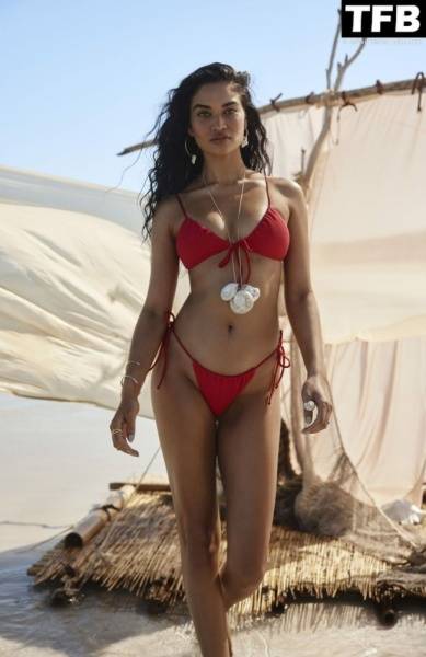 Shanina Shaik is the Face of Seafolly 19s 1CChase the Sun 1D Campaign on www.modeladdicts.com