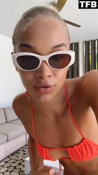 Jasmine Sanders Shows Off Her Sexy Bikini Body (10 Photos + Video) on modeladdicts.com
