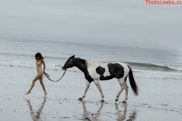 Kendall Jenner Nude Horse Riding Set Leaked on modeladdicts.com