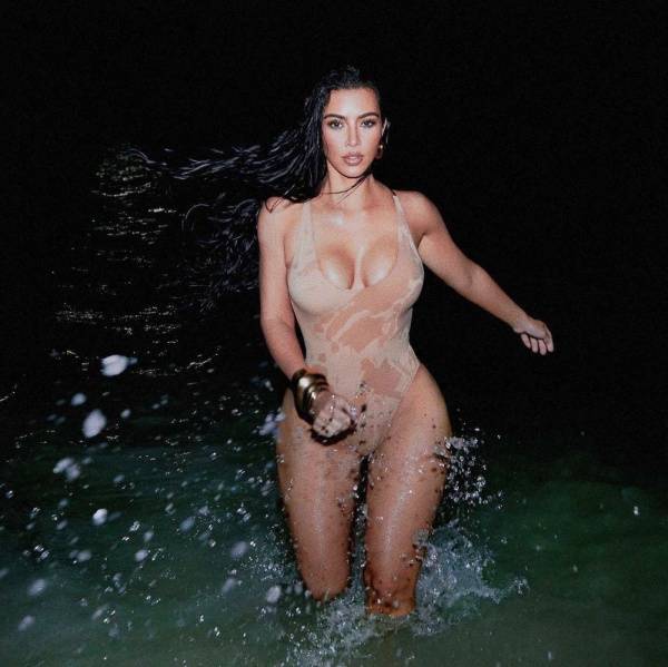 Kim Kardashian (kim_kardashian) Nude OnlyFans Leaks (12 Photos) on www.modeladdicts.com
