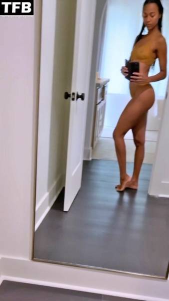 Zoe Saldana Sexy & Topless on modeladdicts.com