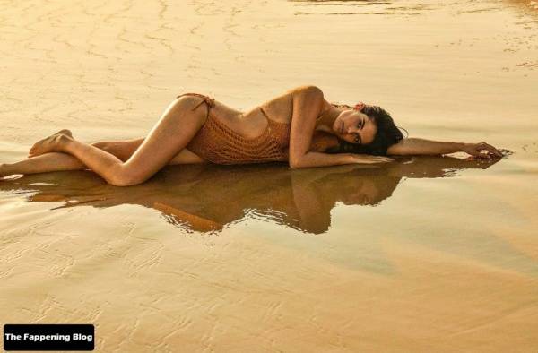 Sara Sampaio Topless & Sexy Collection on modeladdicts.com